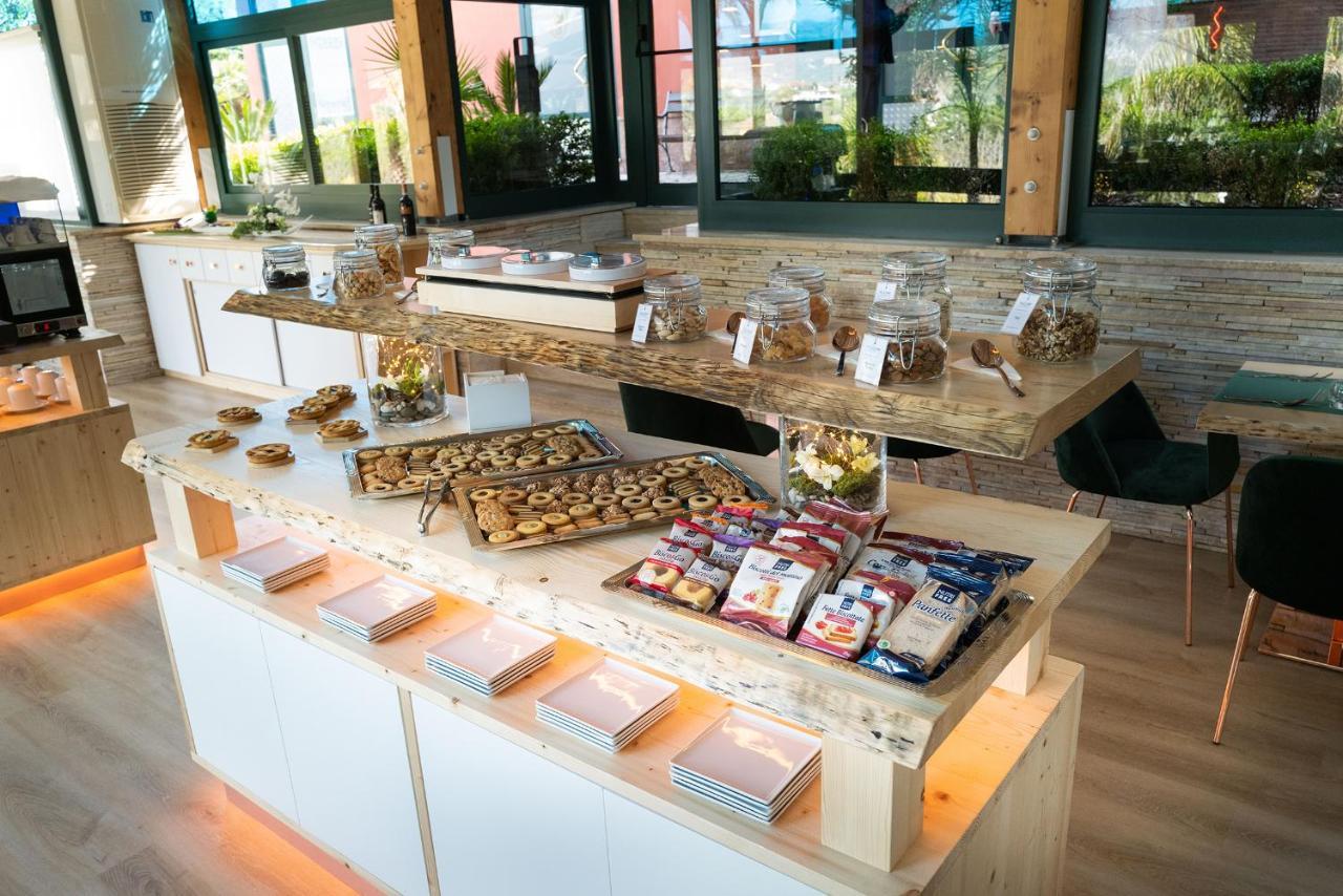 Villa Caribe Resort & Spa Spigno Saturnia ภายนอก รูปภาพ