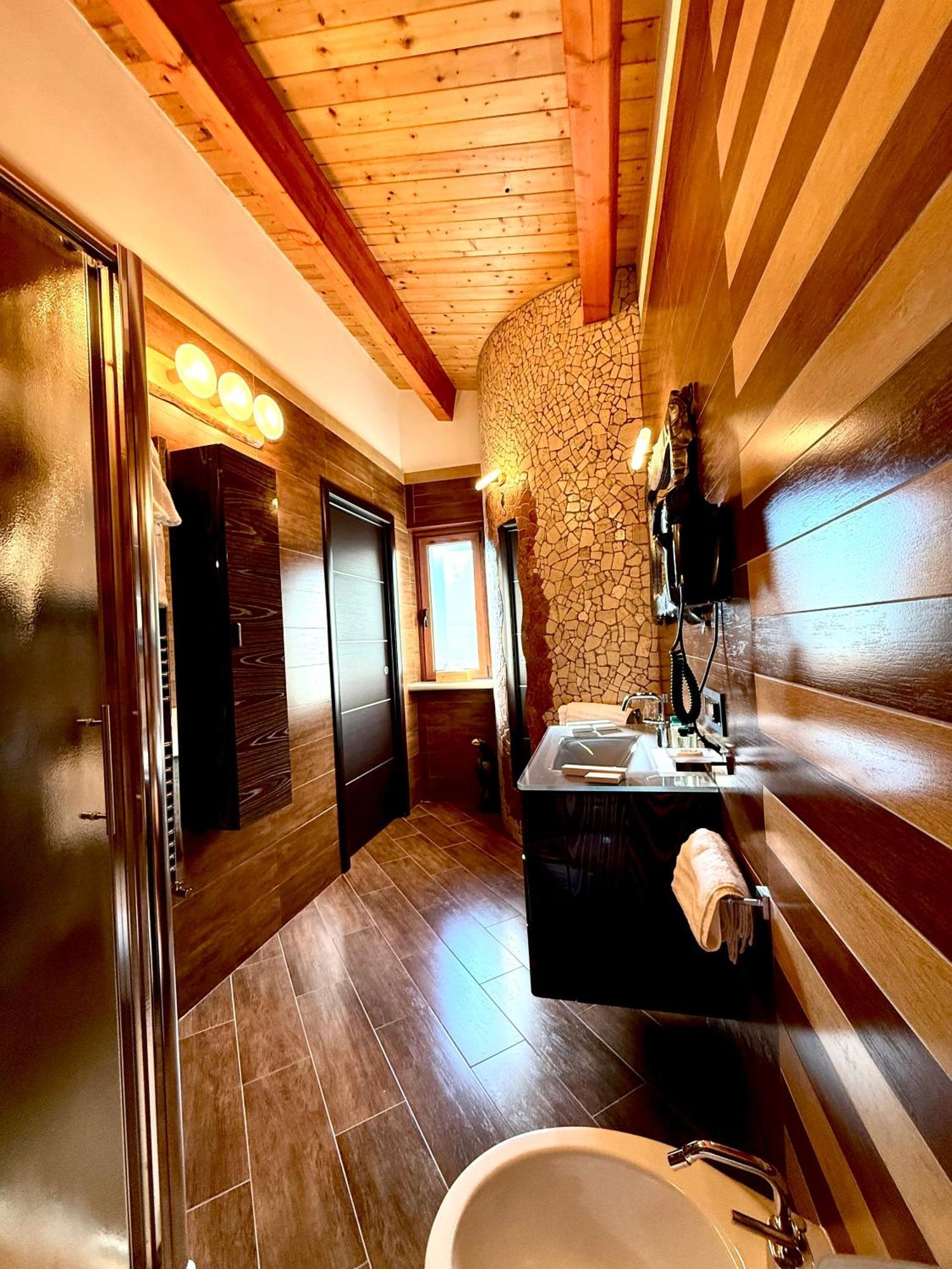 Villa Caribe Resort & Spa Spigno Saturnia ภายนอก รูปภาพ